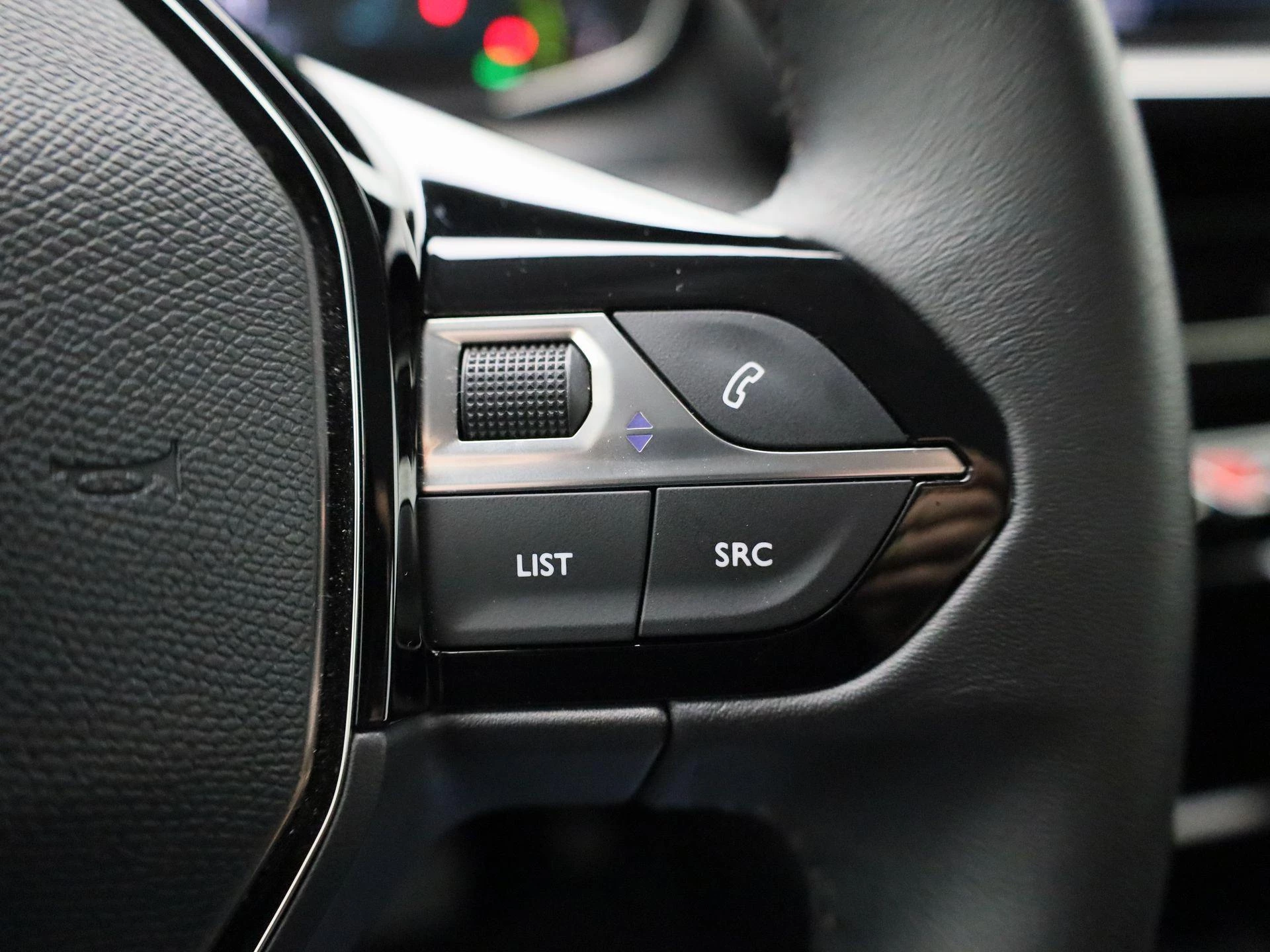 Peugeot-e-208-image-18