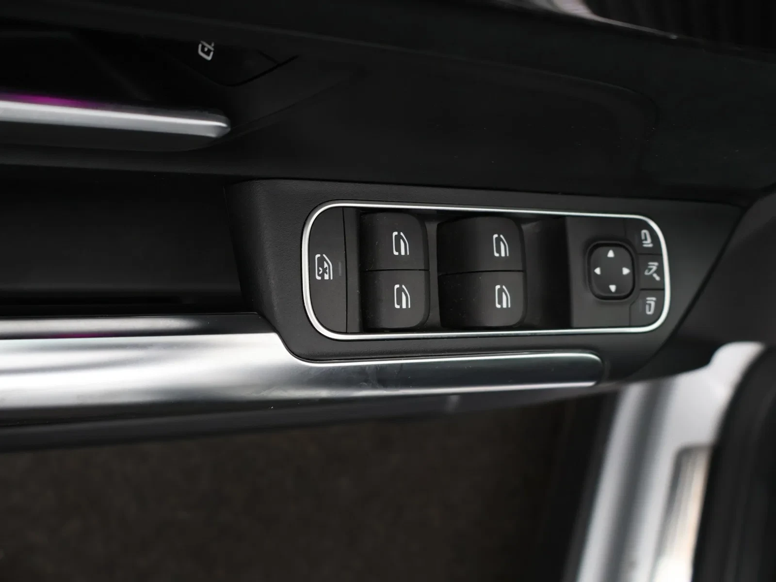 Mercedes-Benz GLA Classe (H247) AMG Line 163PK *AUTOMAAT*LEDER*ALCANTARA*CAMERA*PDC*CRUISE*APP-CONNECT*NAVI*KEYLESS GO*...*