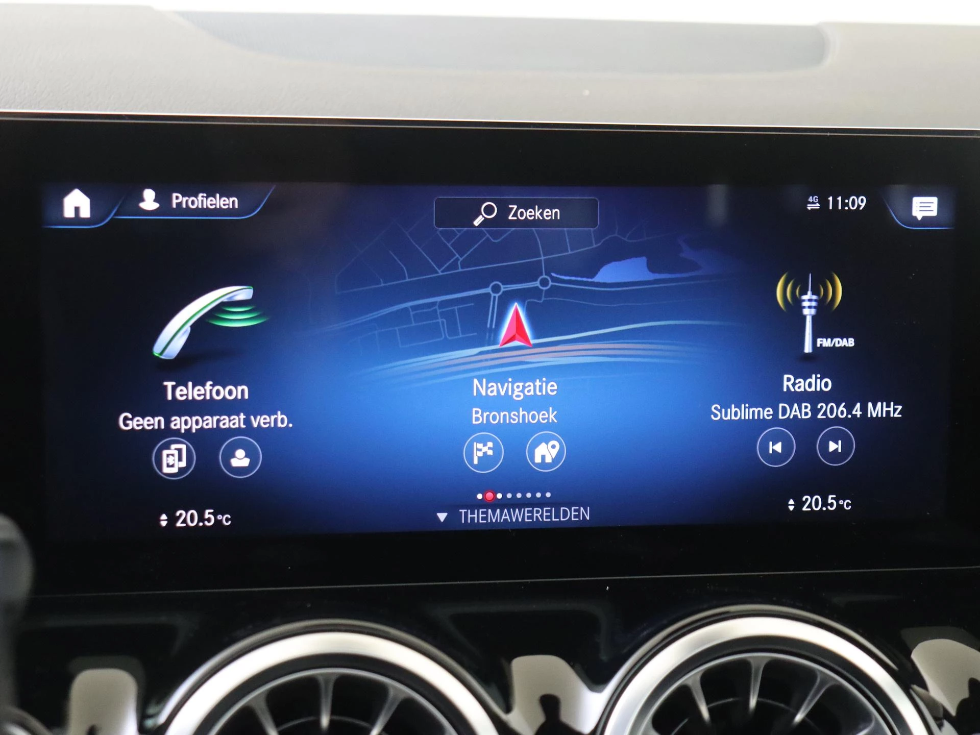 Mercedes-Benz-EQA-image-16