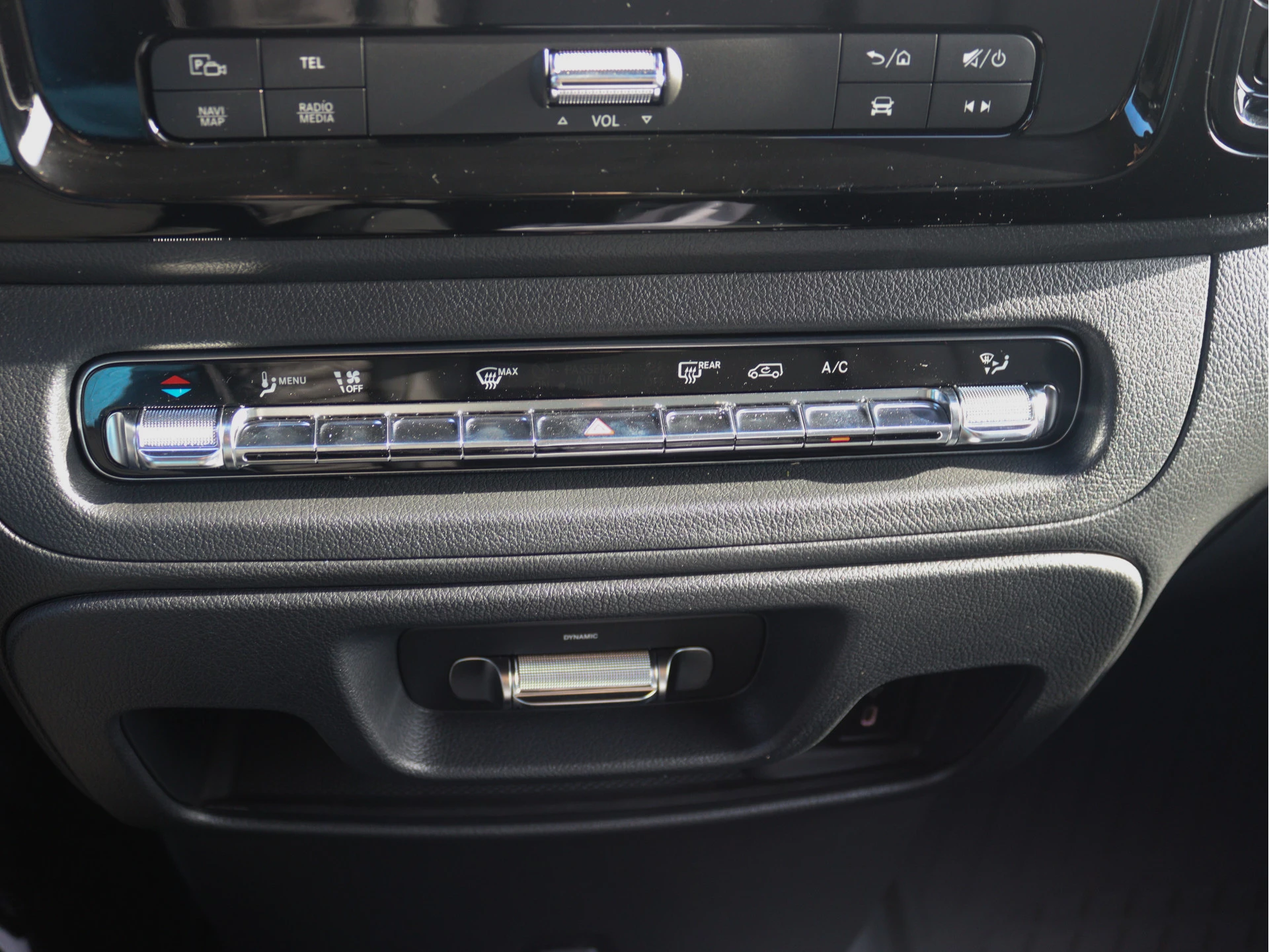 Mercedes-Benz-Vito-image-12