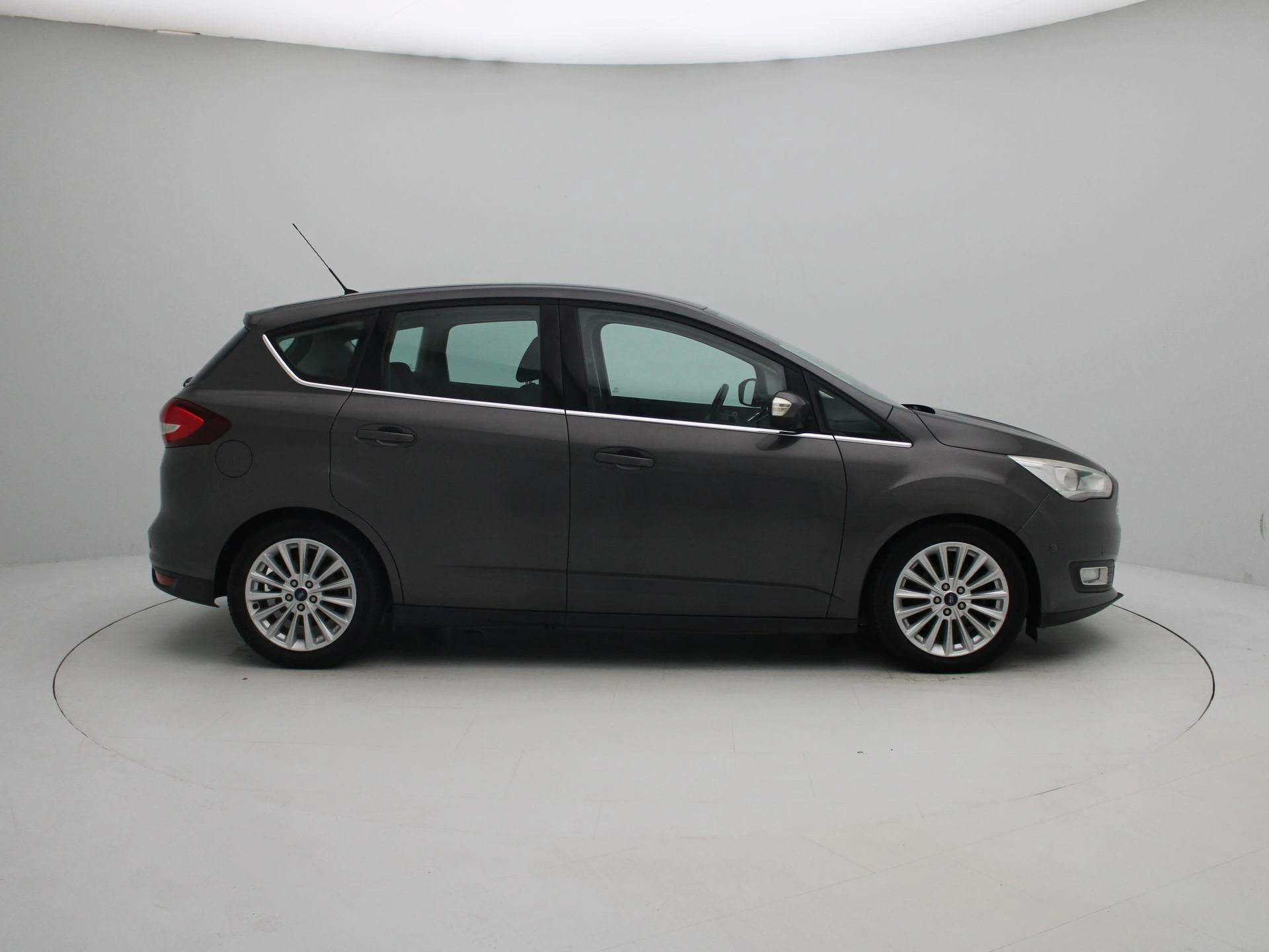 Ford-C-MAX-image-6