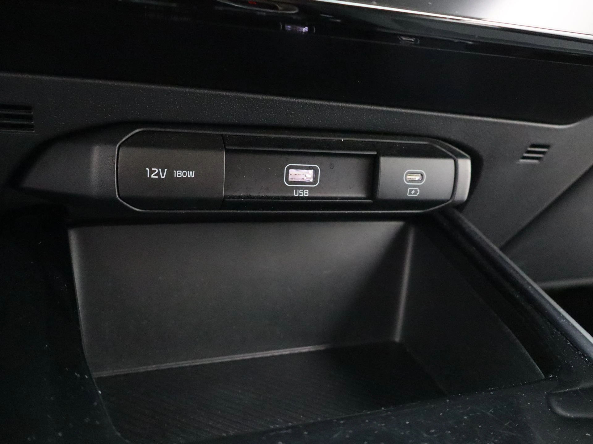 Kia-Niro-image-23