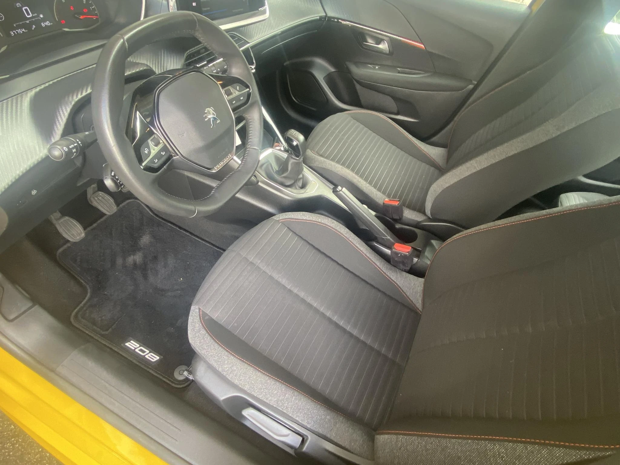Peugeot-208-image-23