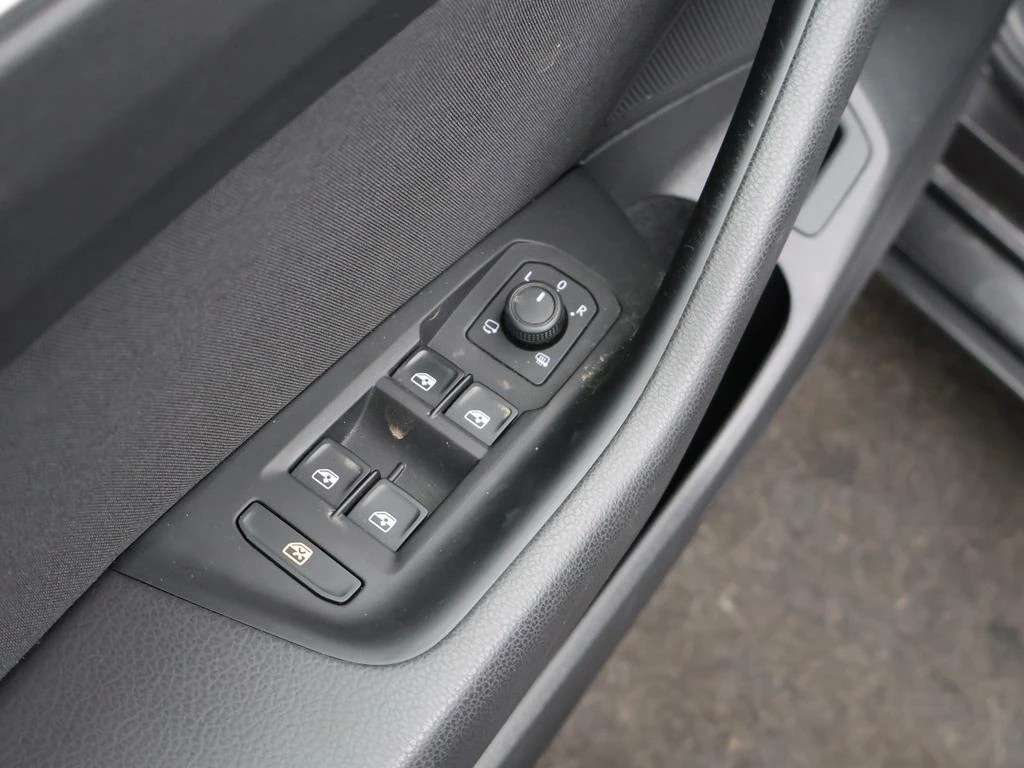 Volkswagen Passat Passat Style 'Business' 2.0TDI 122PK *AUTOMAAT*NAVI*CAMERA*ACC*PDC*APP*-CONNECT*...*