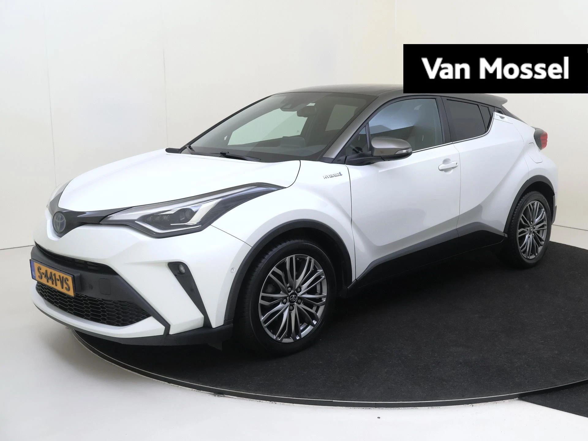 Toyota-C-HR-image-0