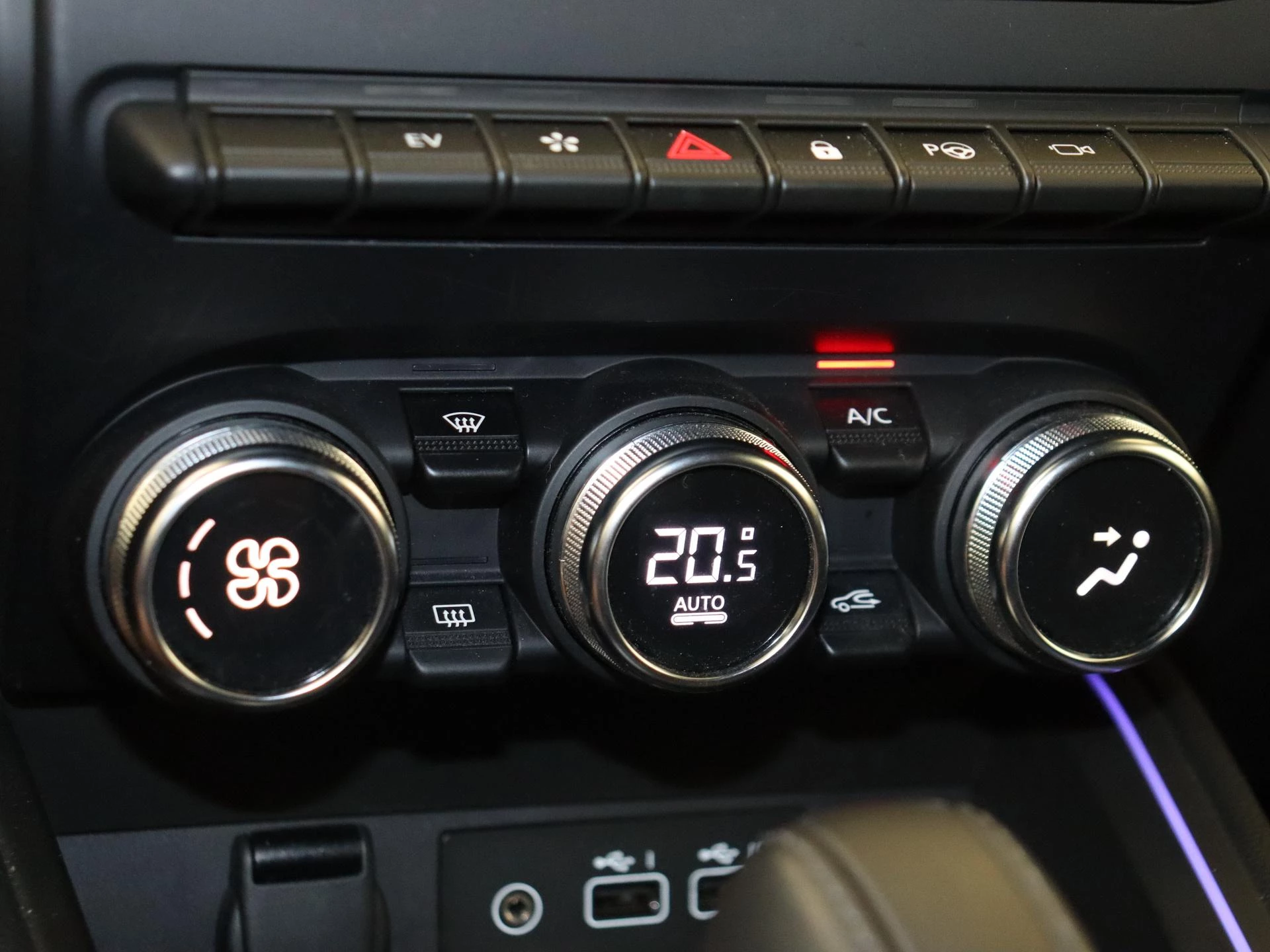 Renault-Clio-image-22