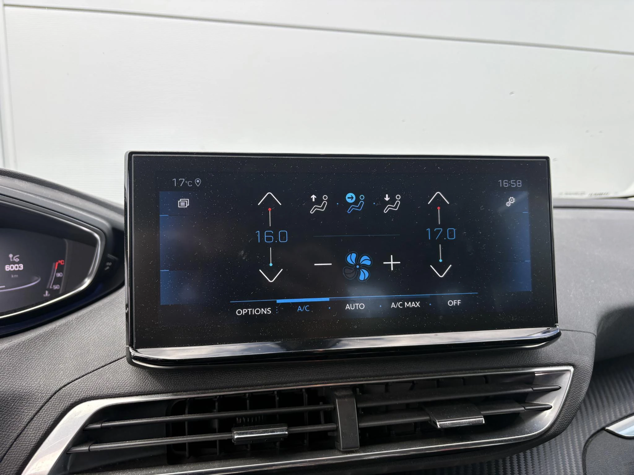 Peugeot-5008-image-16