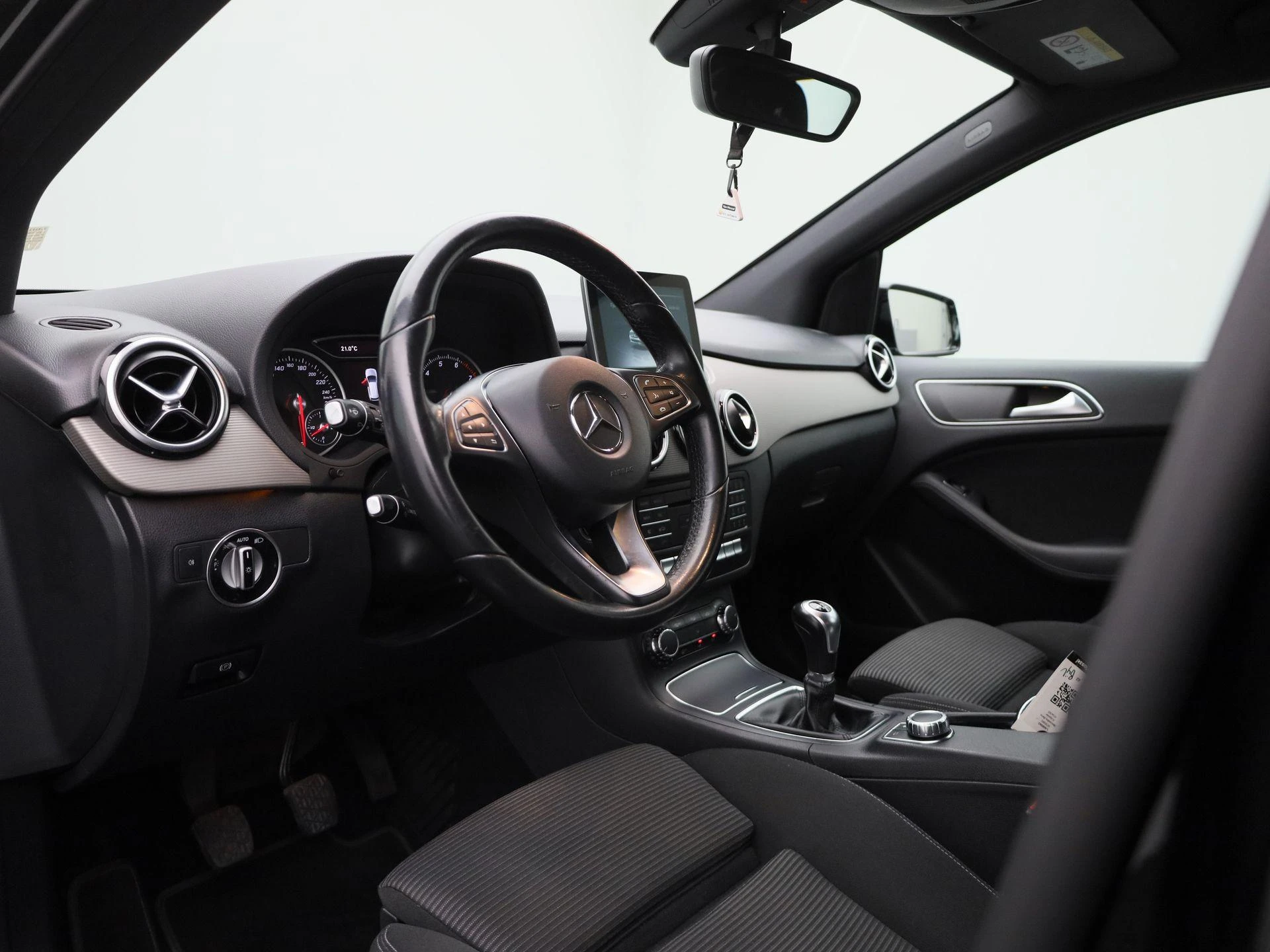 Mercedes-Benz-B-Klasse-image-28