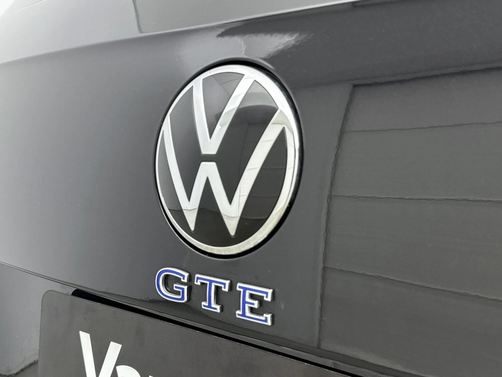 Volkswagen-Passat-image-13