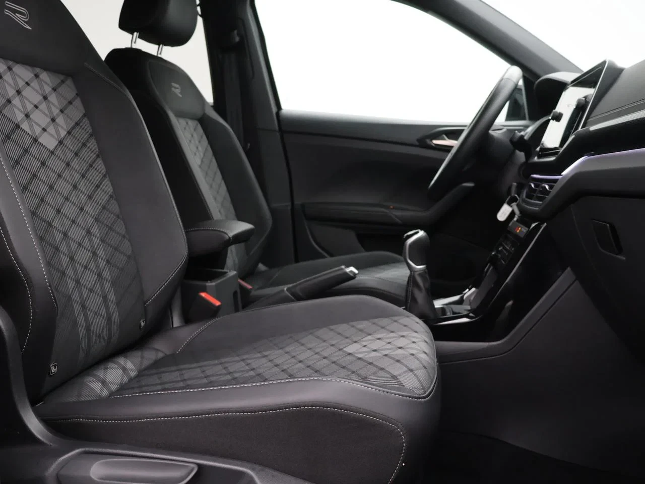 Volkswagen-T-Cross-image-3