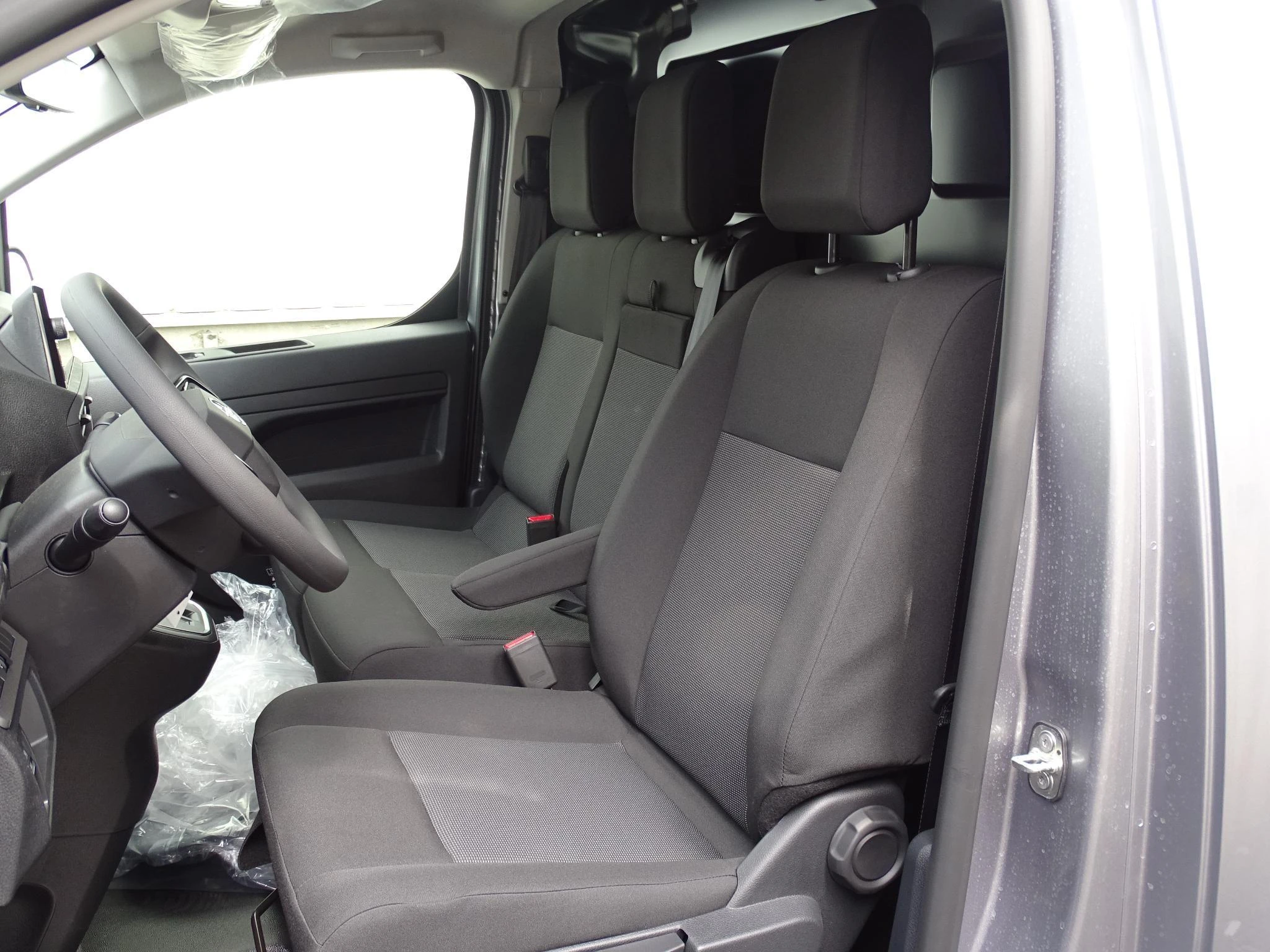 Opel-Vivaro-image-5
