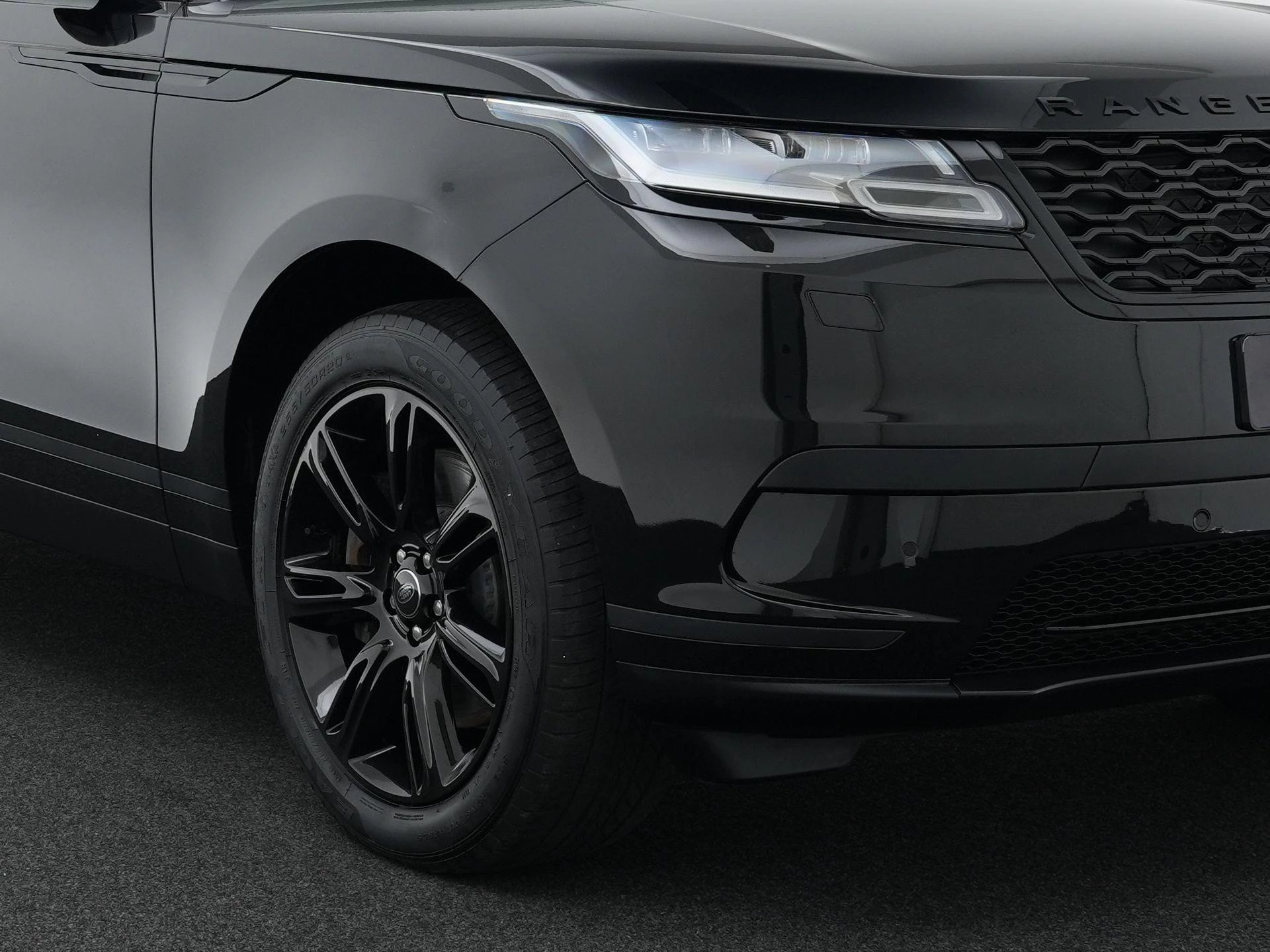 Land Rover-Range Rover Velar-image-11