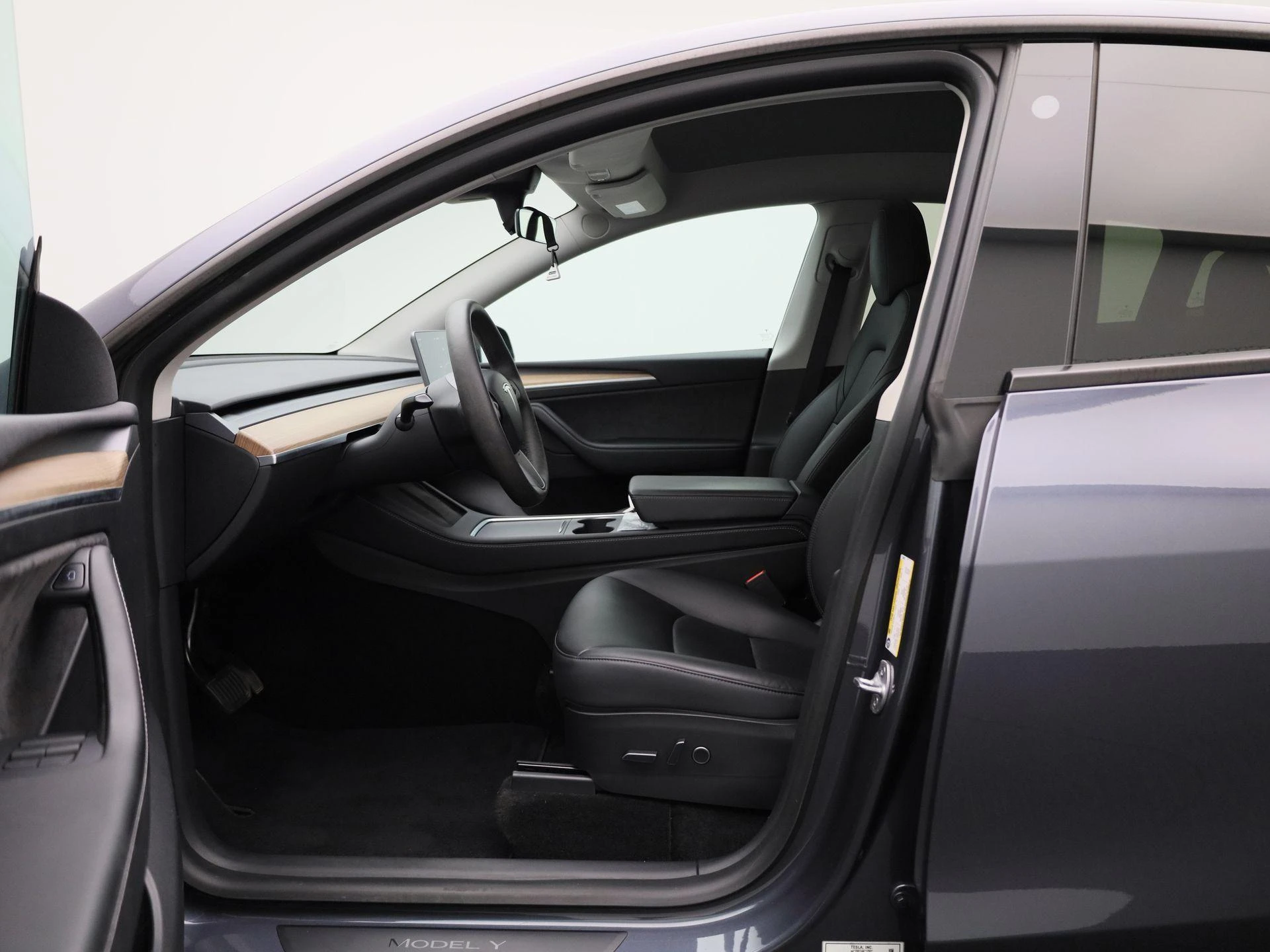 Tesla-Model Y-image-8