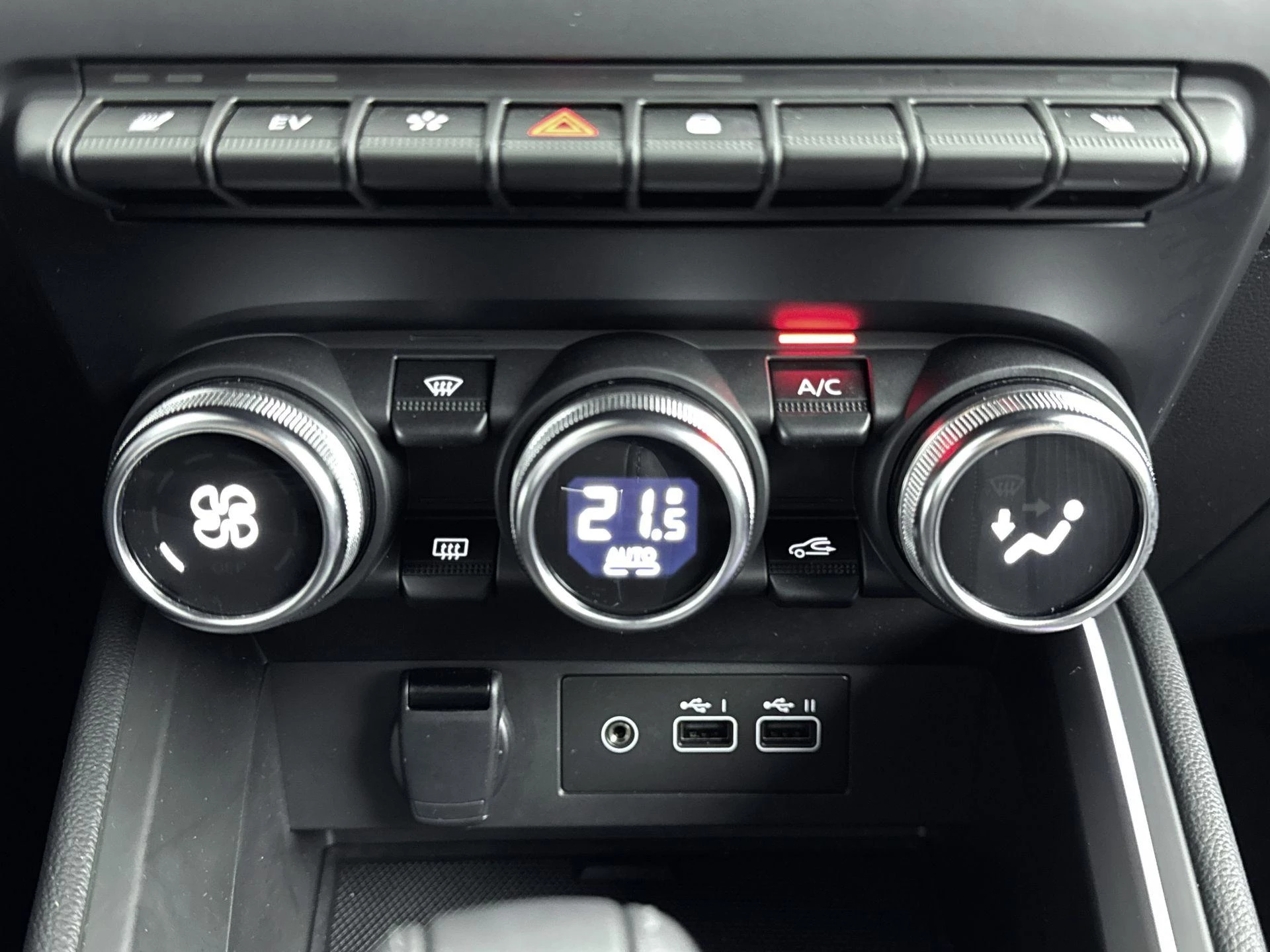 Renault-Clio-image-19