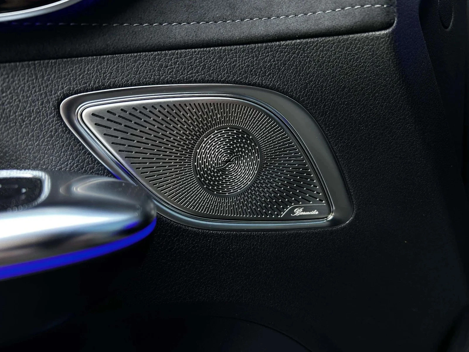 Mercedes-Benz-EQE-image-12