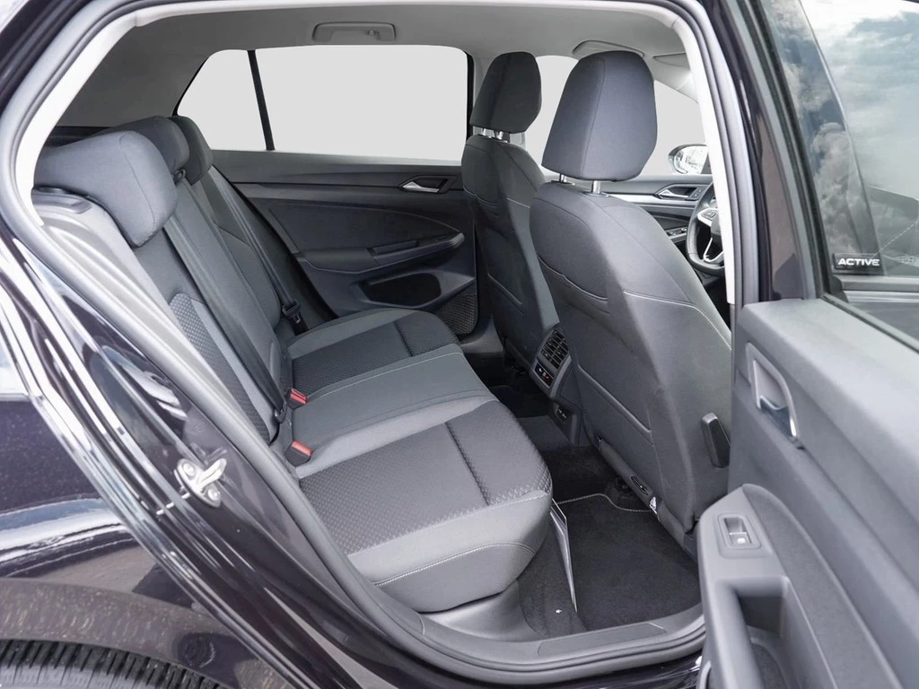Volkswagen Golf VIII 1.5 eTSI DSG Active Navi/RFK/LED