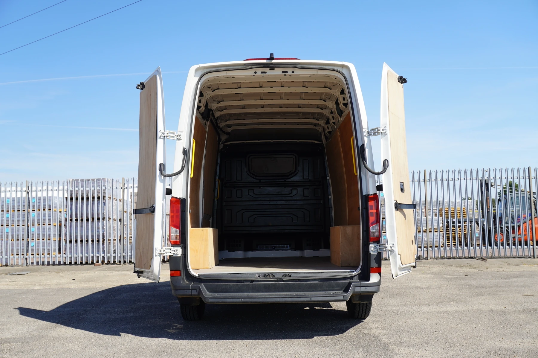 Volkswagen-Crafter-image-22