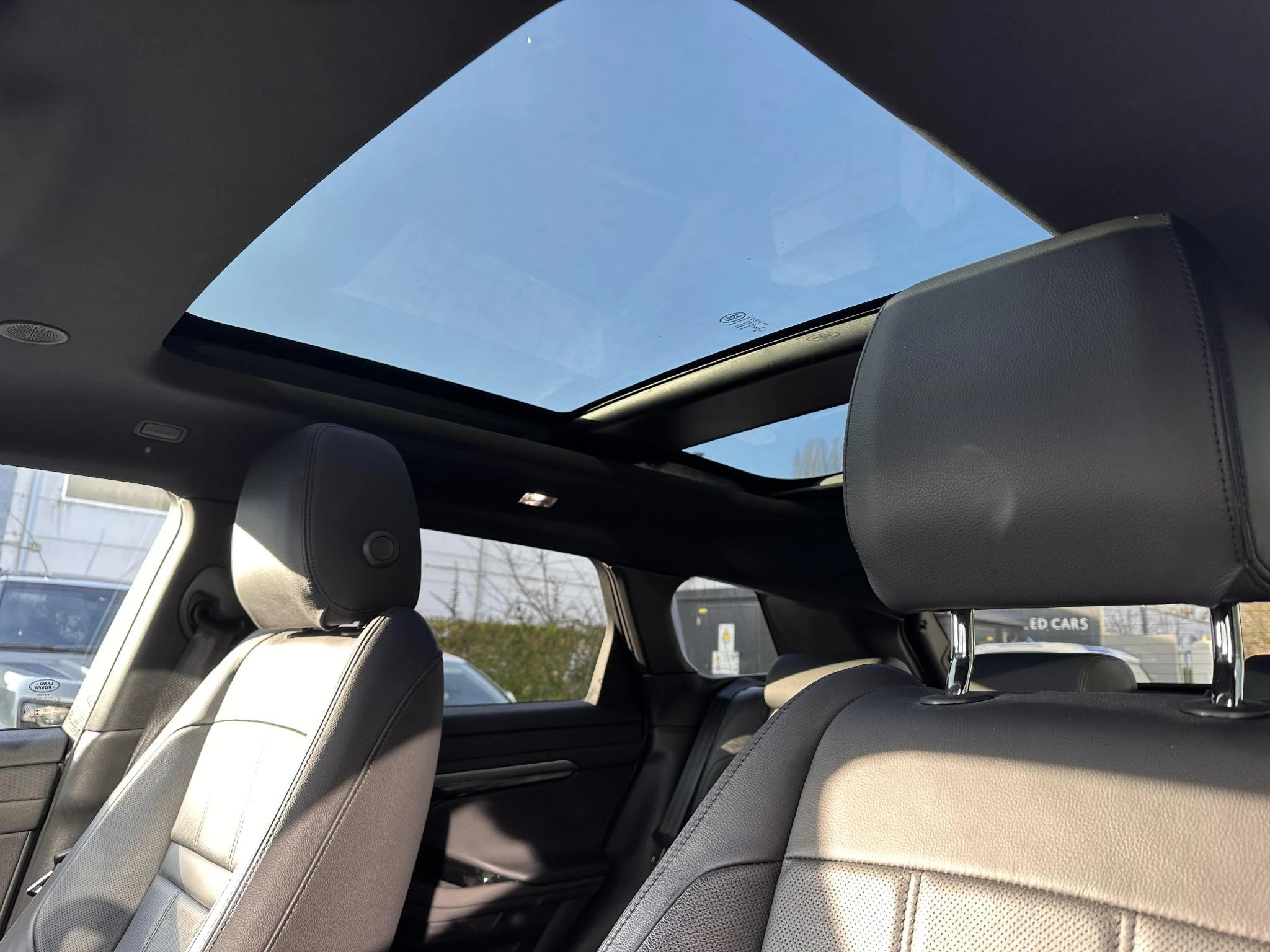Land Rover-Range Rover Evoque-image-22