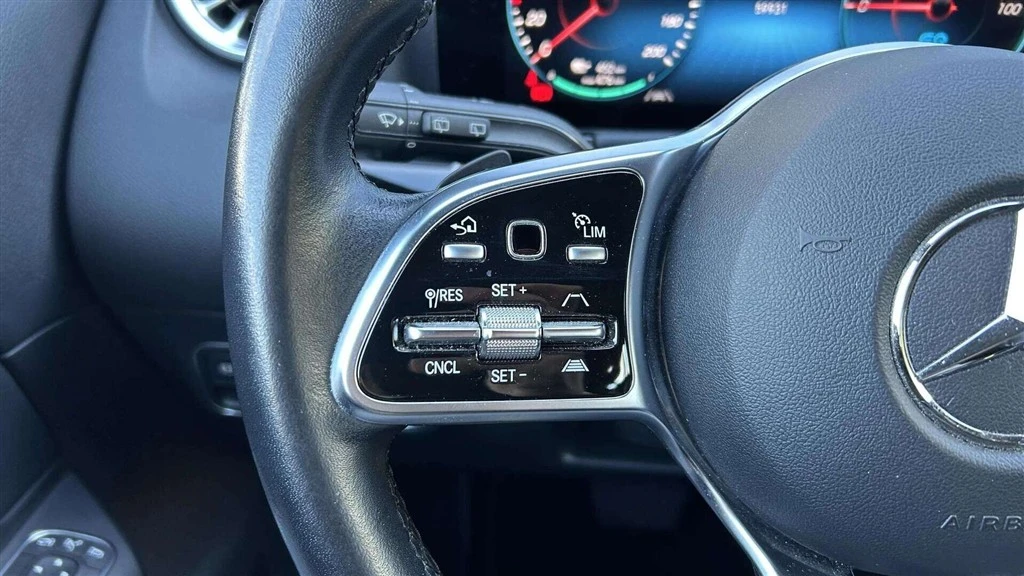 Mercedes-Benz-EQA-image-11
