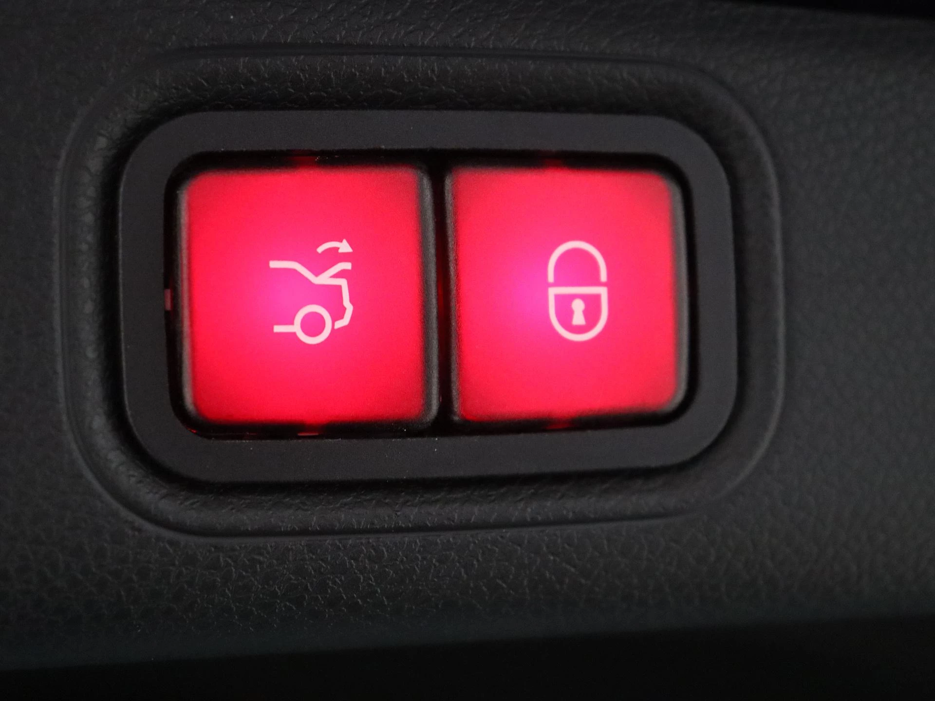 Mercedes-Benz-E-Klasse-image-40