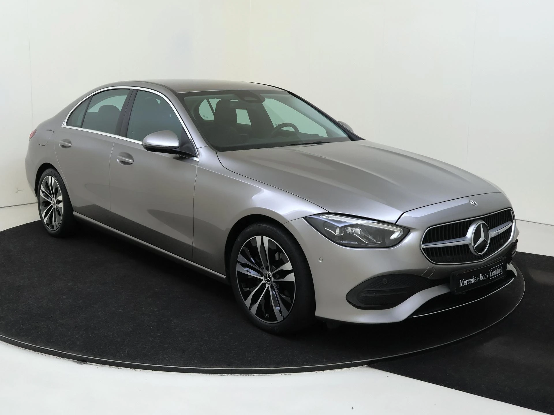 Mercedes-Benz-C-Klasse-image-1