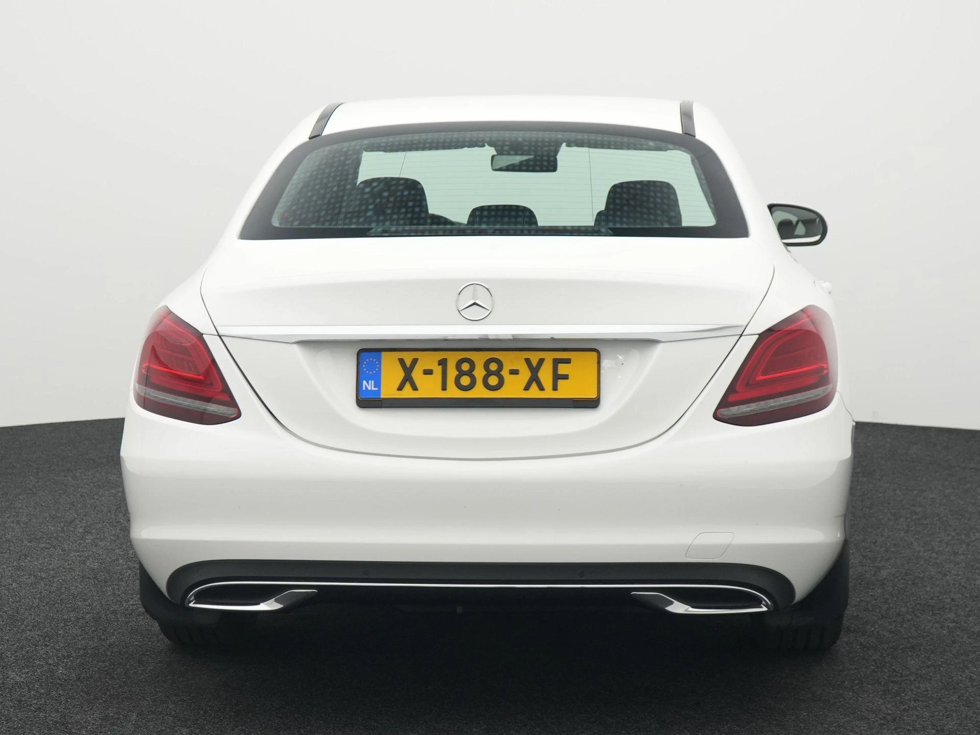 Mercedes-Benz-C-Klasse-image-4