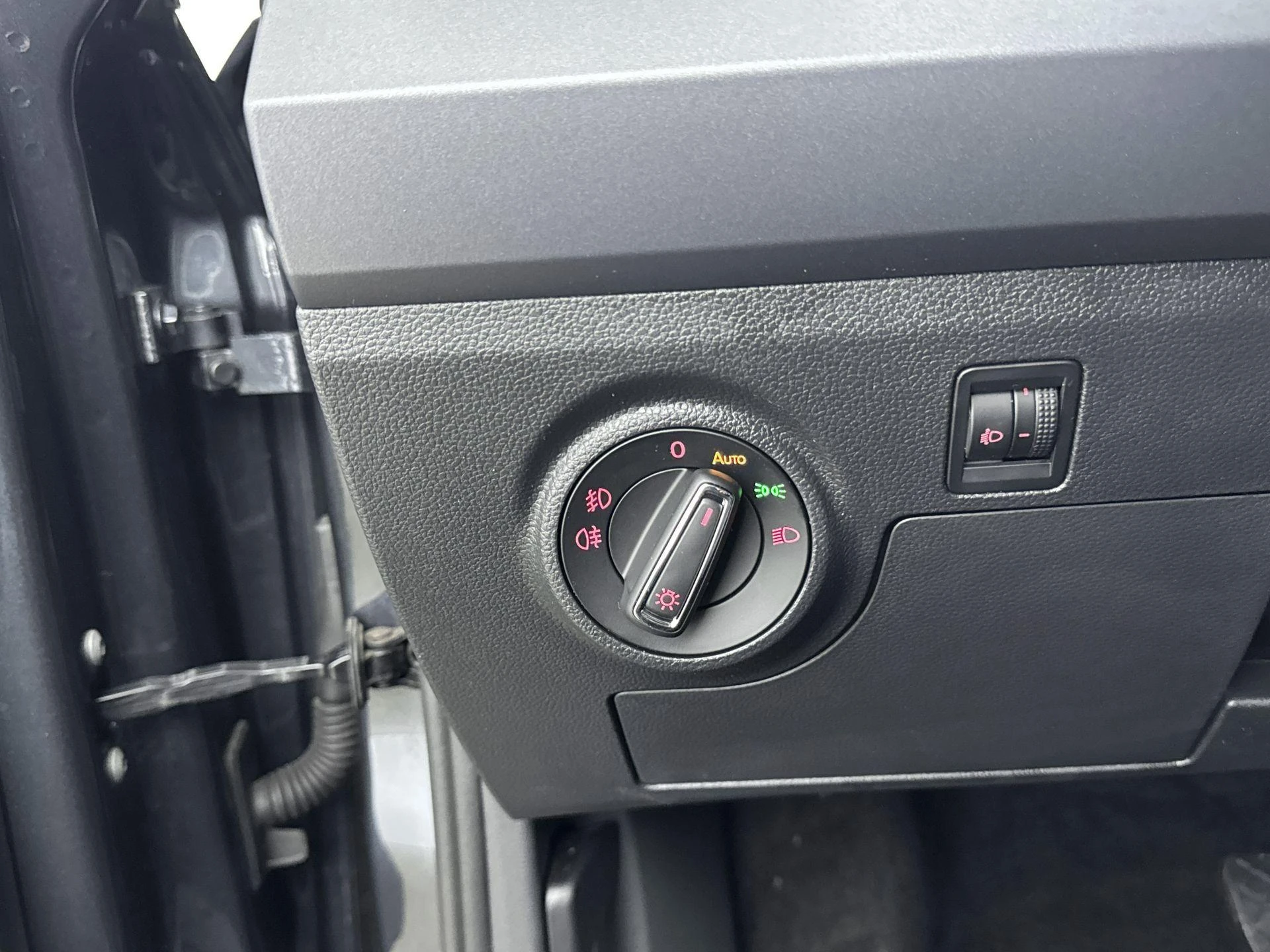 SEAT-Arona-image-14