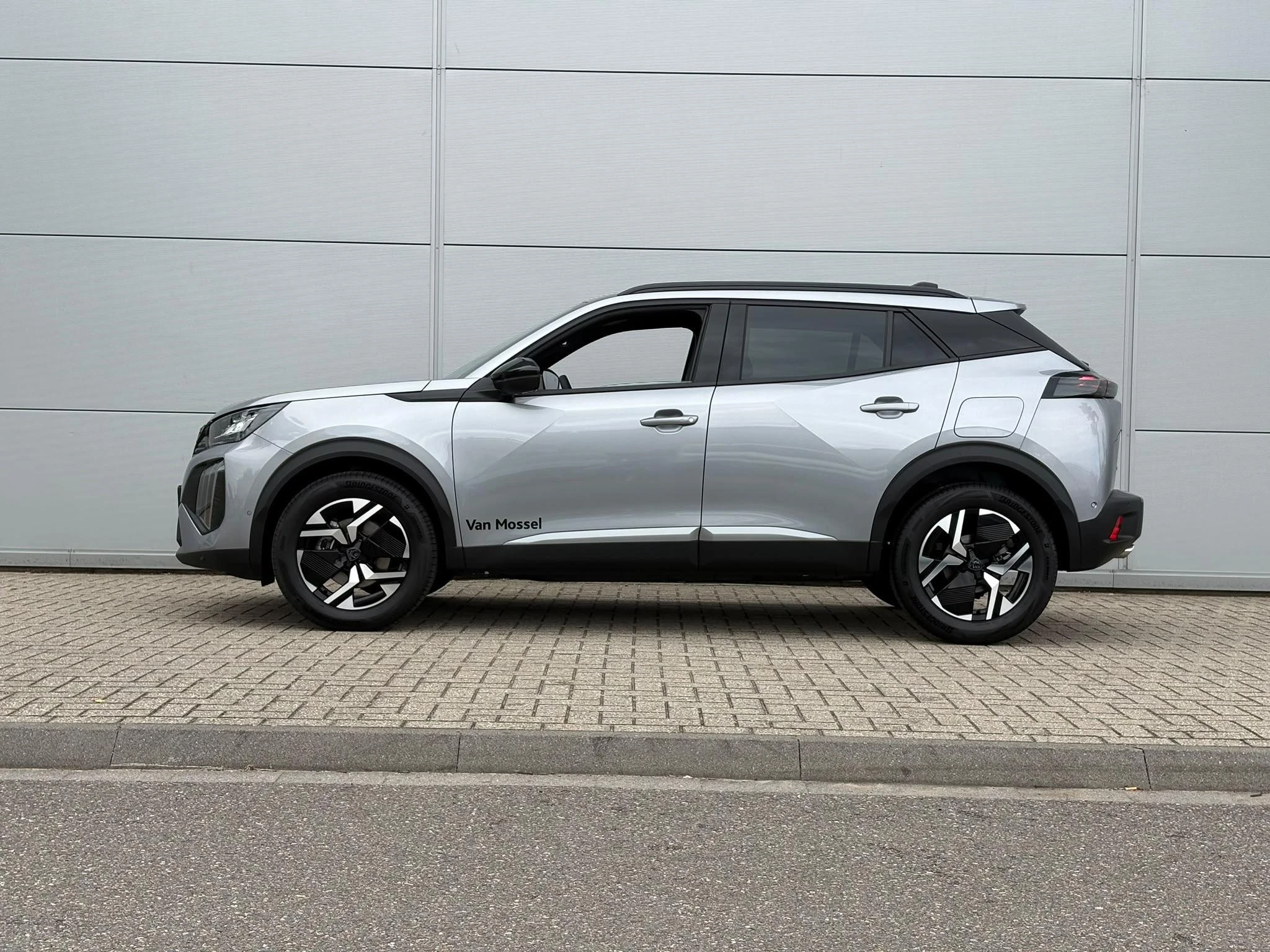 Peugeot-2008-image-2