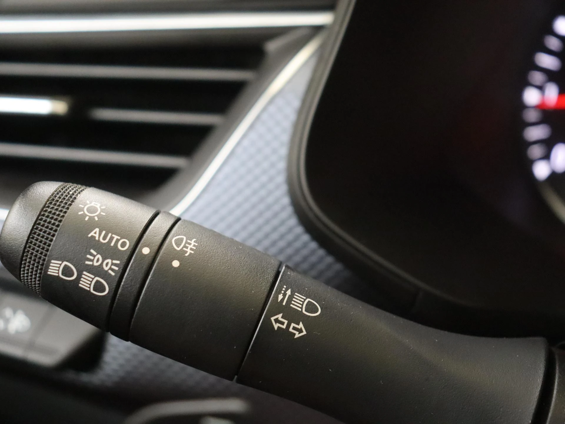 Renault-Arkana-image-23
