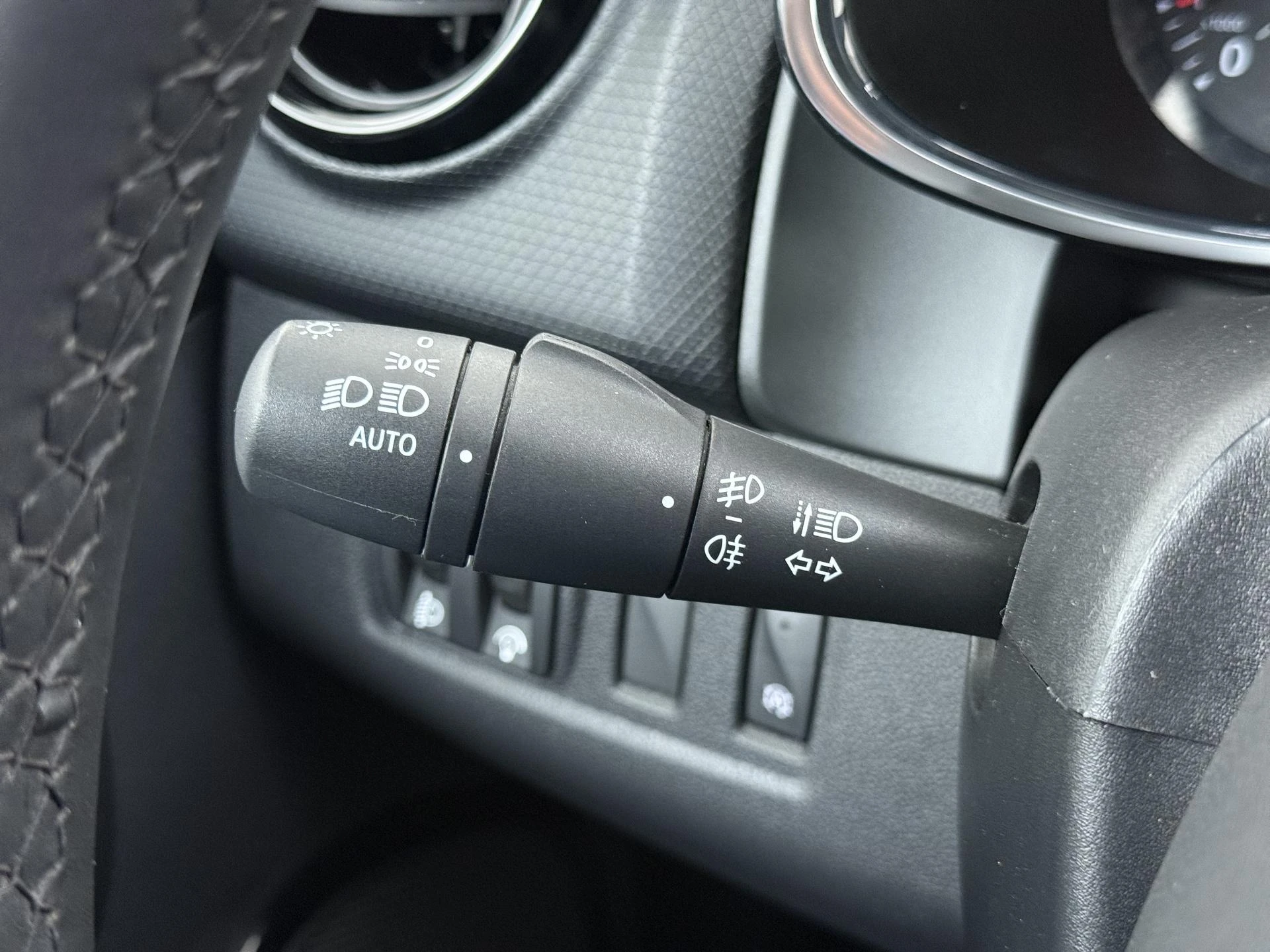 Renault-Clio-image-20