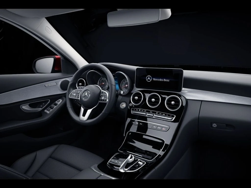 Mercedes-Benz-C-Klasse 300-image-10