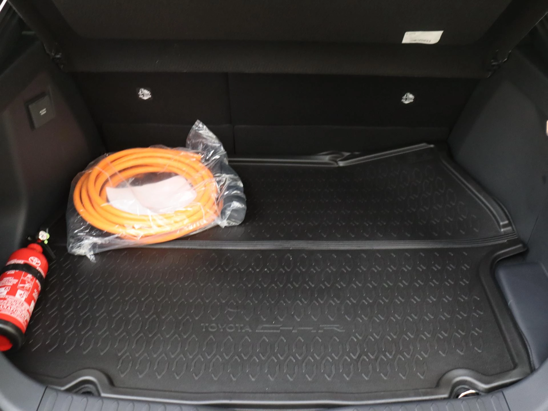 Toyota C-HR 2.0 Plug-in Hybrid 220 Business Plus