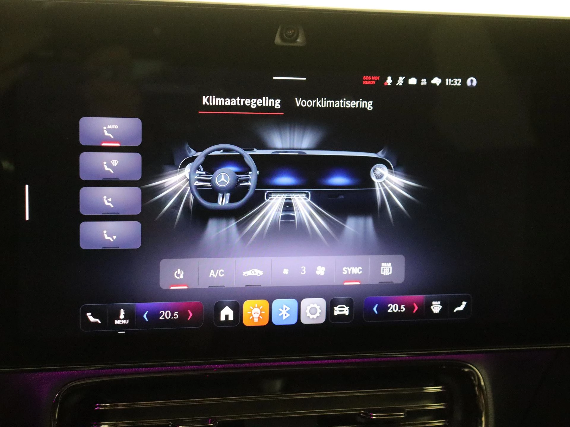 Mercedes-Benz-CLA-image-18