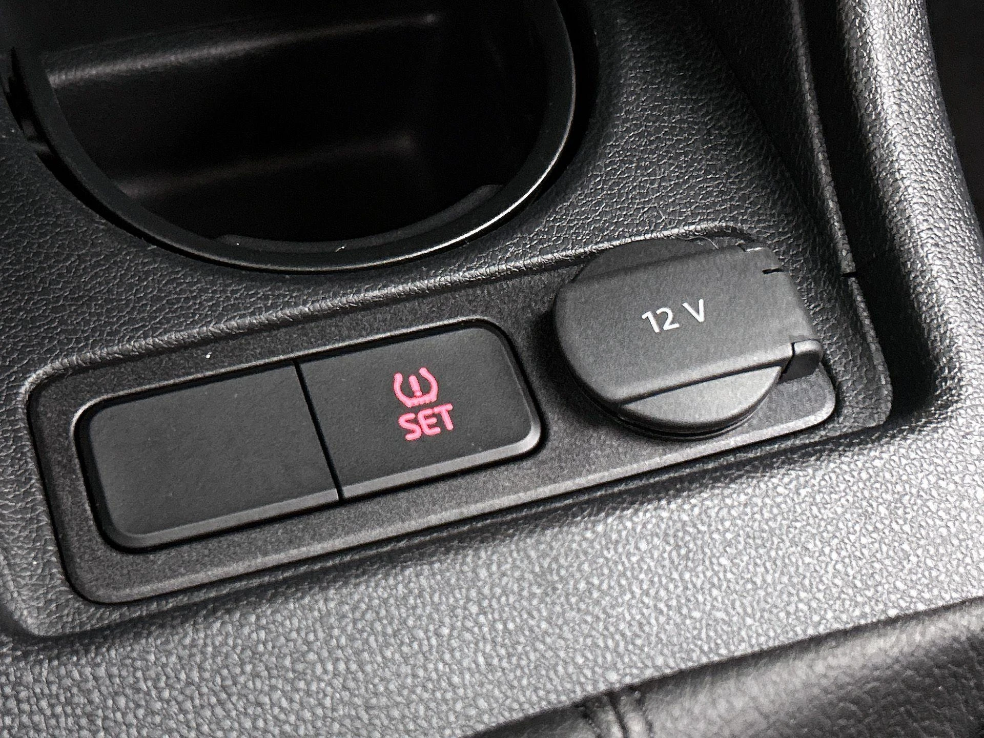 Volkswagen-up!-image-6