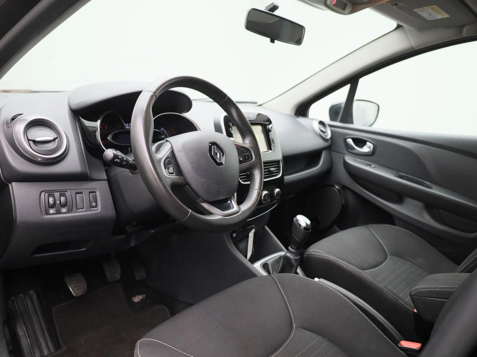 Renault-Clio-image-31