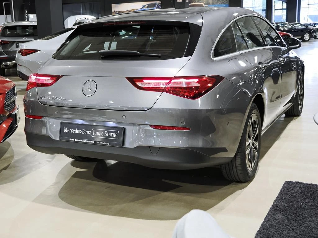 Mercedes-Benz-CLA 250 e-image-5