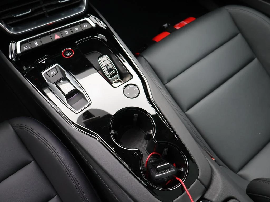 Audi e-tron GT Audi e-tron GT QUATTRO Corporate 503PK FULL BLACK *HUD*B&O SOUND*PANO ROOF* DEMO