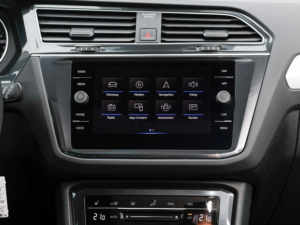 Volkswagen-Tiguan-image-11