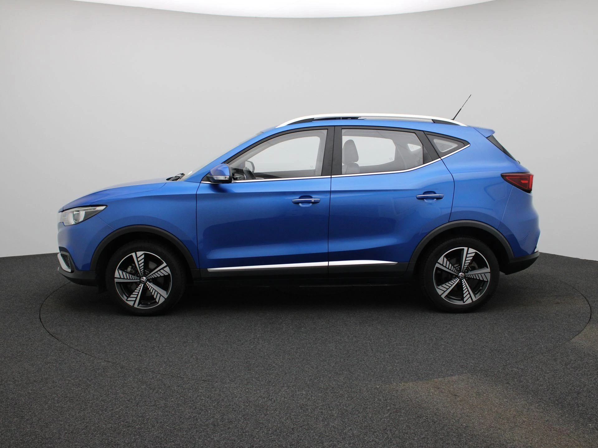 MG-ZS EV-image-3