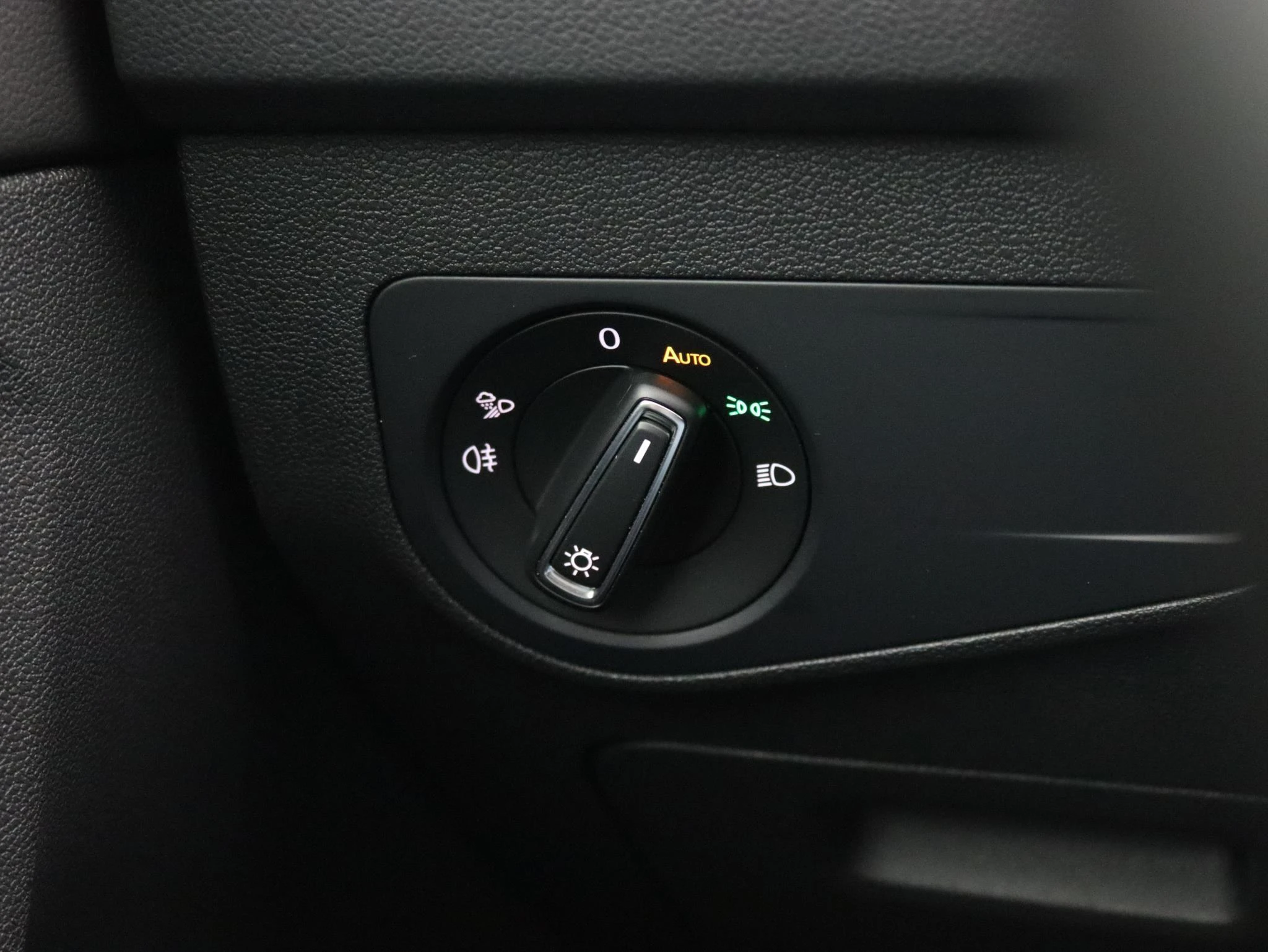 Volkswagen-Tiguan-image-26