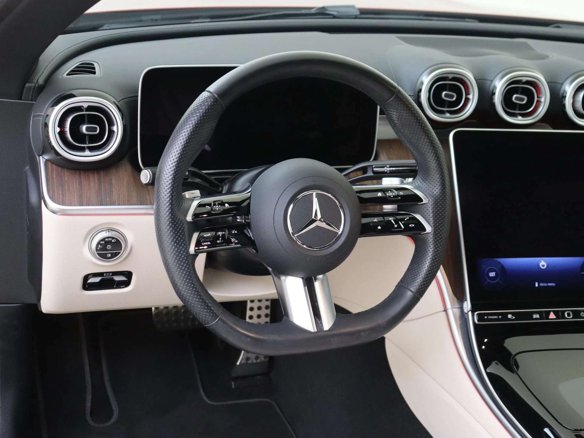 Mercedes-Benz-CLE-image-9