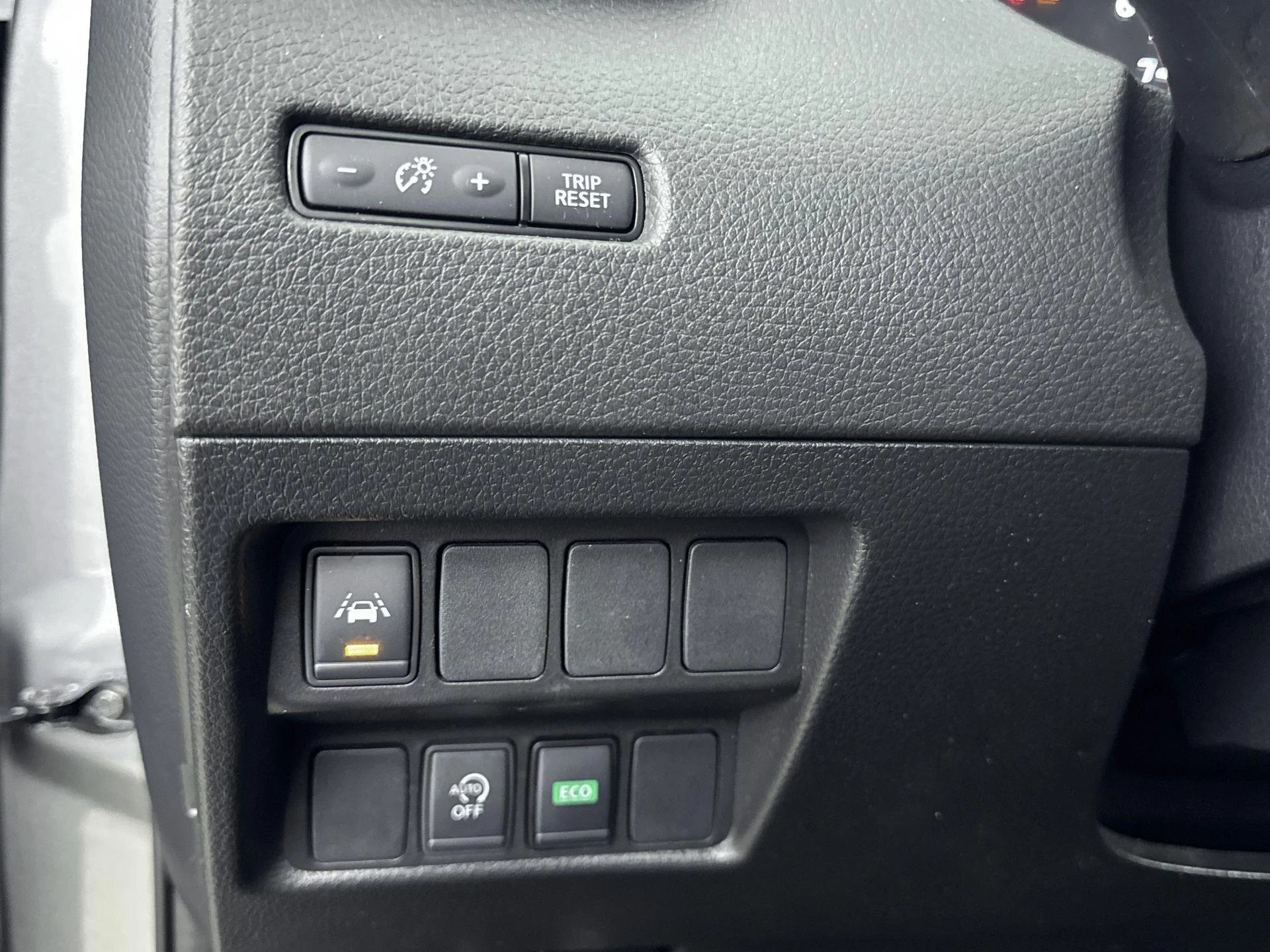 Nissan-QASHQAI-image-37