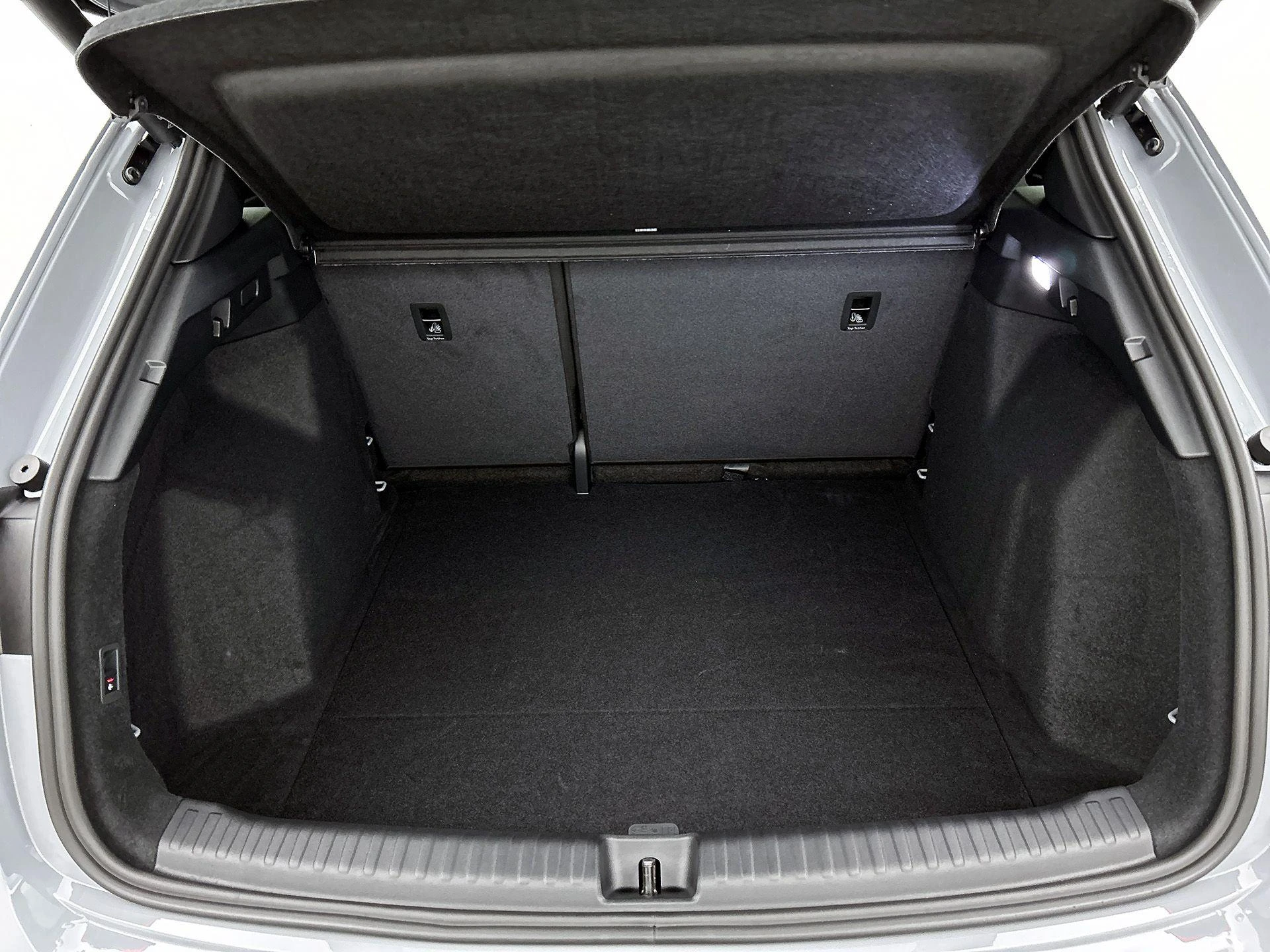 Audi-Q4 e-tron-image-14