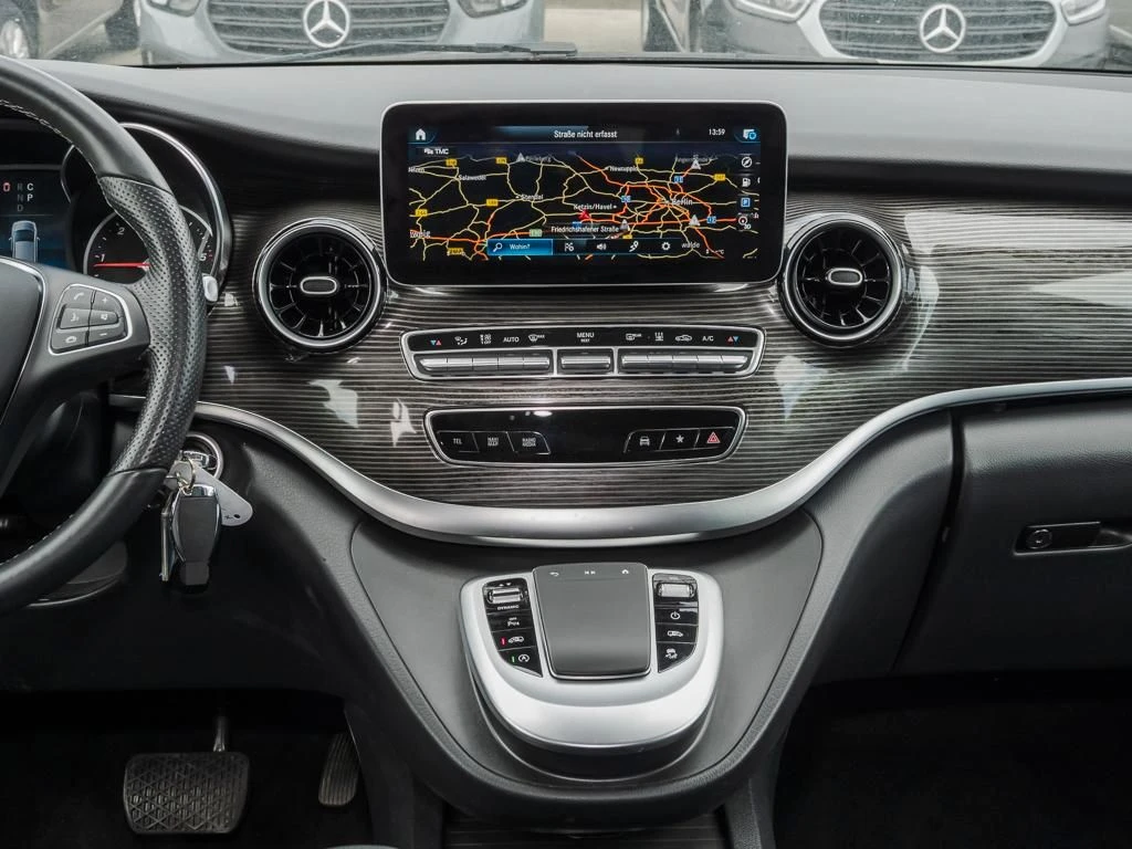Mercedes-Benz-V-Klasse 300-image-9