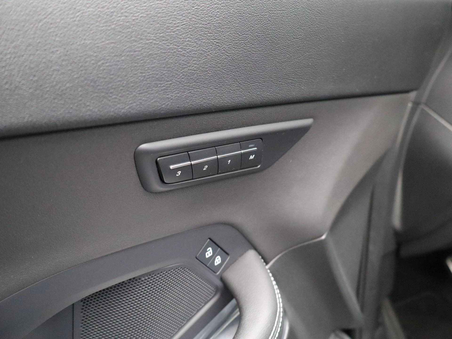 Jaguar-E-PACE-image-27