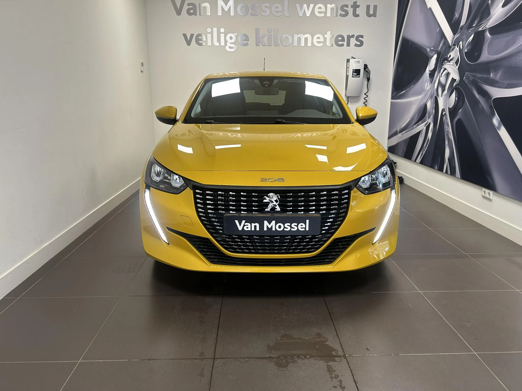 Peugeot-208-image-1