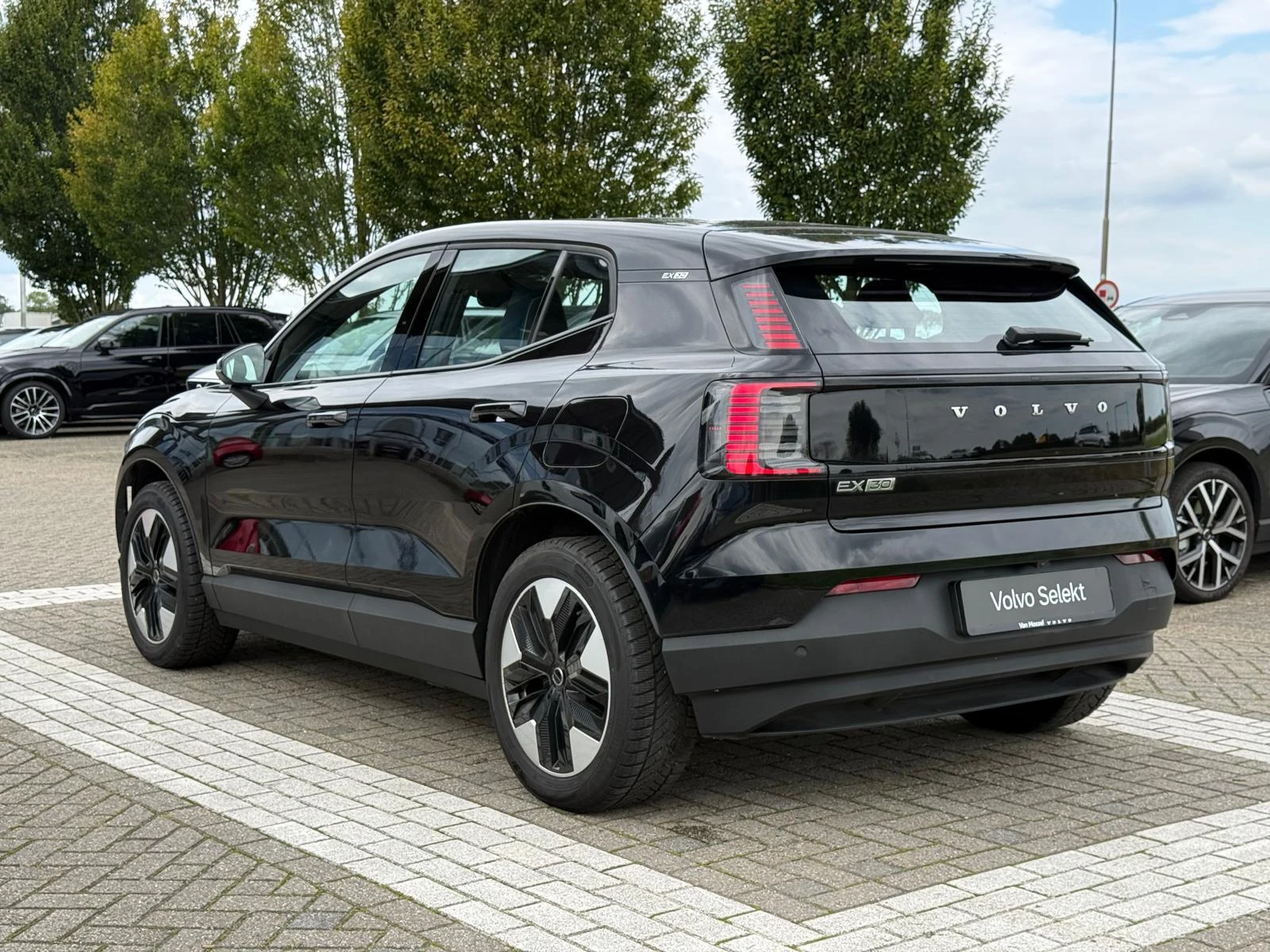 Volvo-EX30-image-2