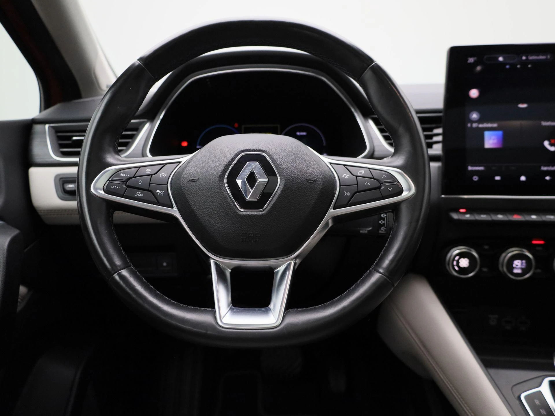 Renault Captur 1.6 E-Tech Plug-in Hybrid Initiale Paris 160PK
