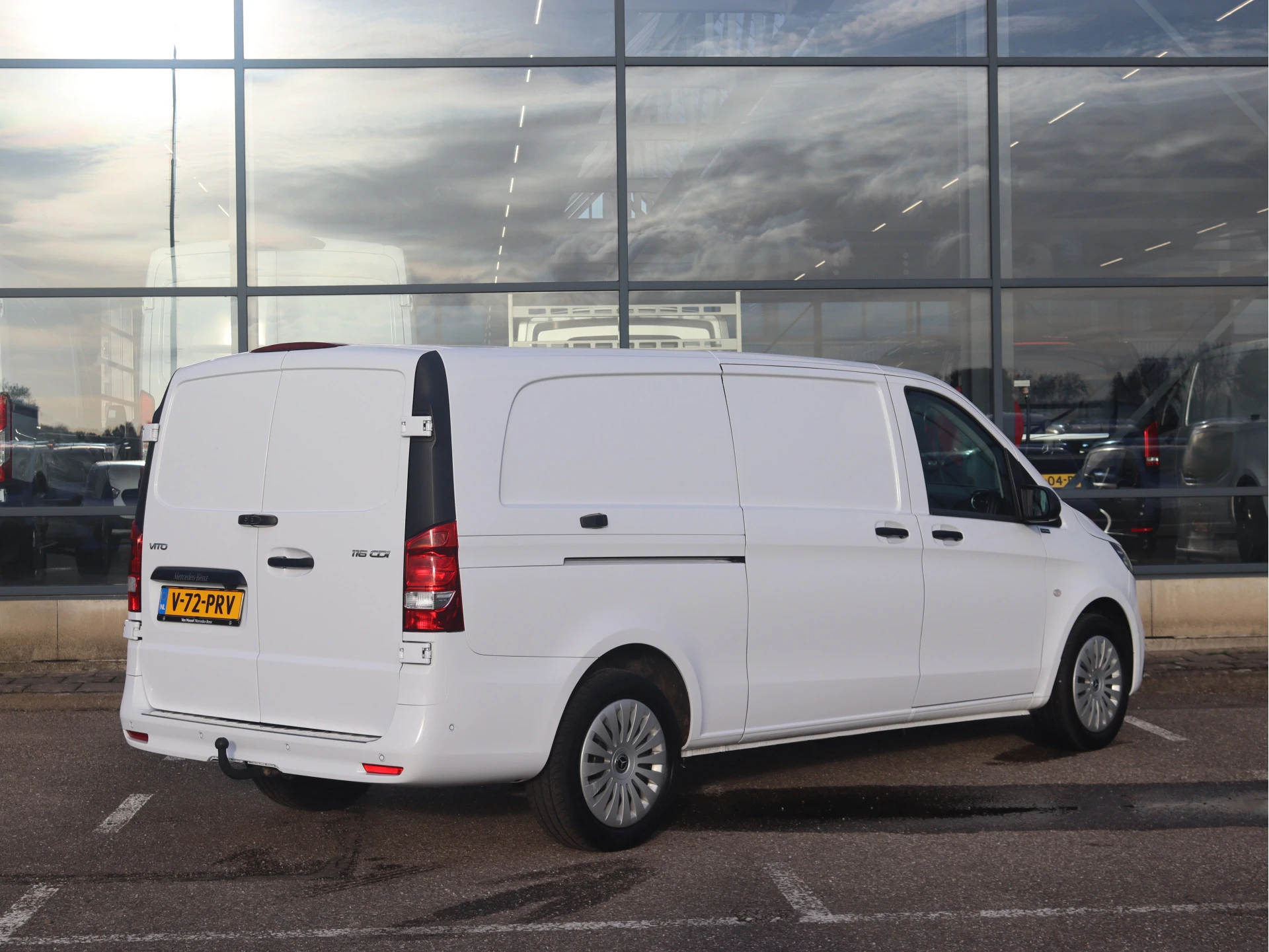 Mercedes-Benz-Vito-image-1