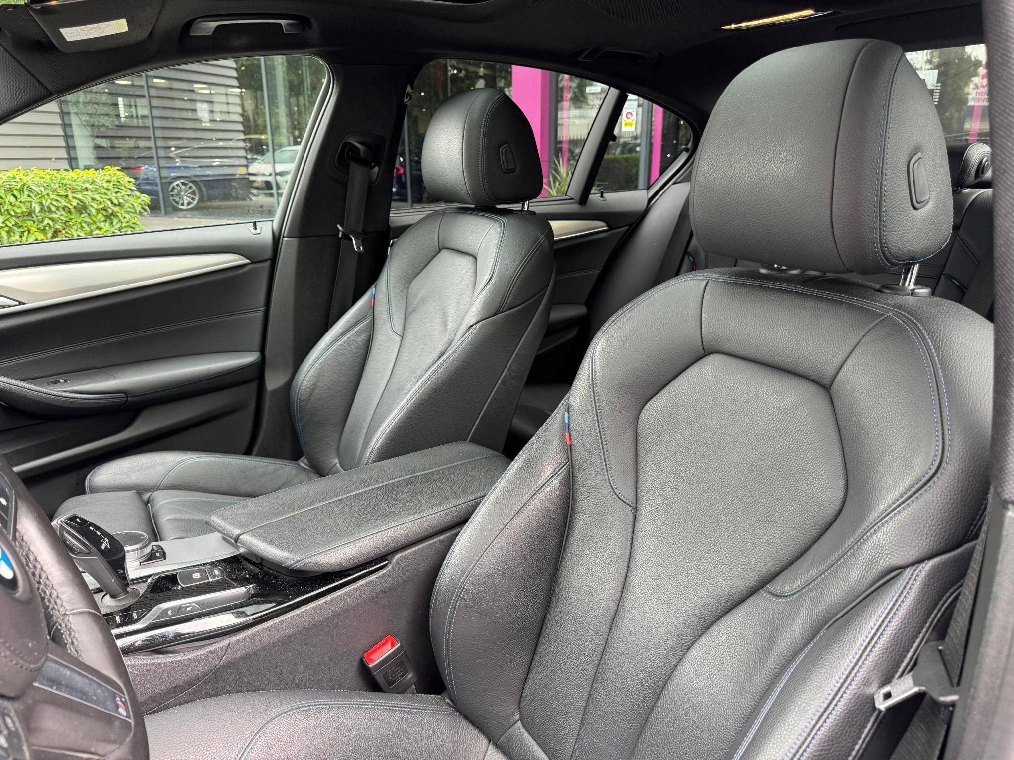 BMW-5 Serie-image-8